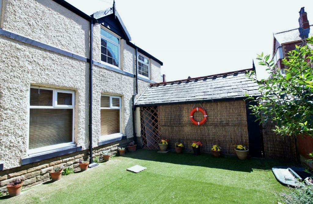 The Coach House Apartment Lytham St Annes Eksteriør billede